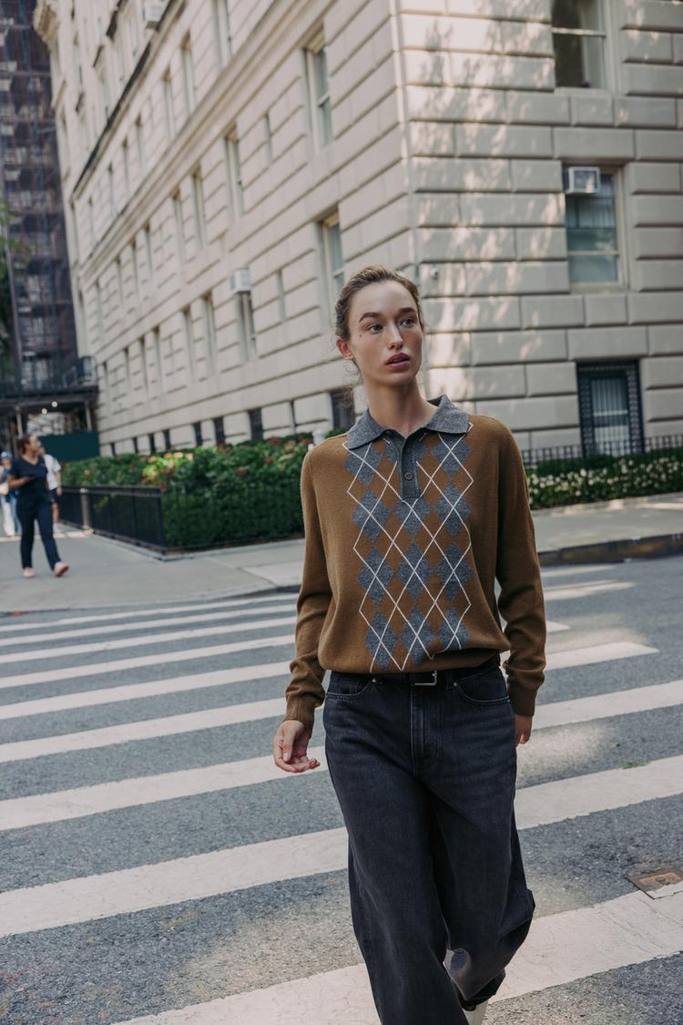 DIAMOND KNIT POLO SWEATER