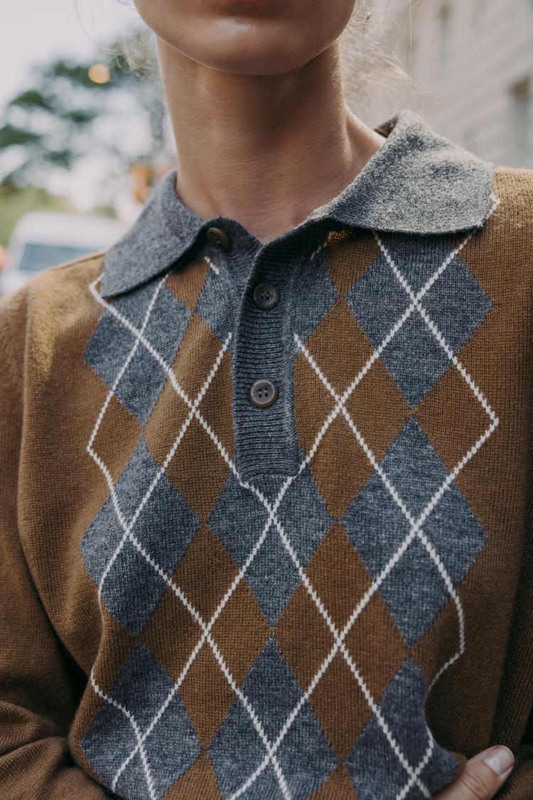 DIAMOND KNIT POLO SWEATER