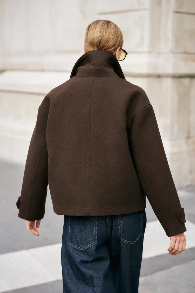 DOUBLE-BREASTED SHORT COAT