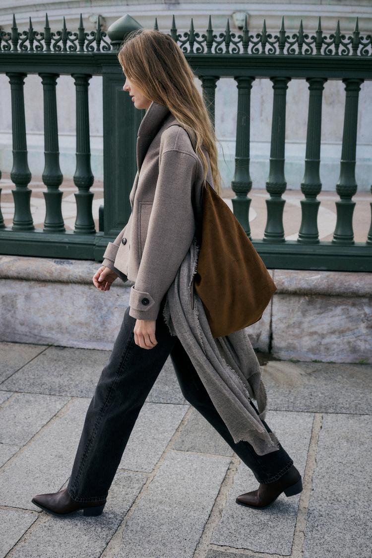 DOUBLE-BREASTED SHORT COAT